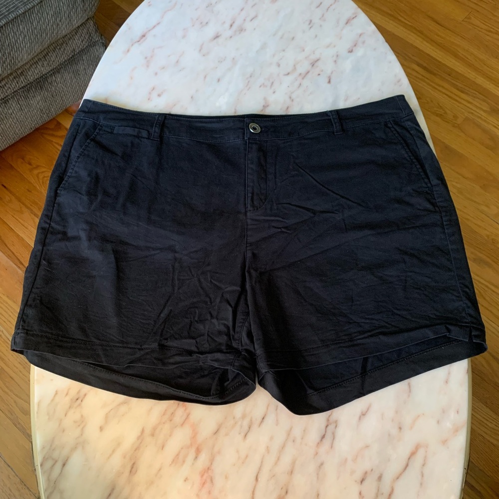 Lane Bryant_ Black Shorts _ Size 20_ (GUC)